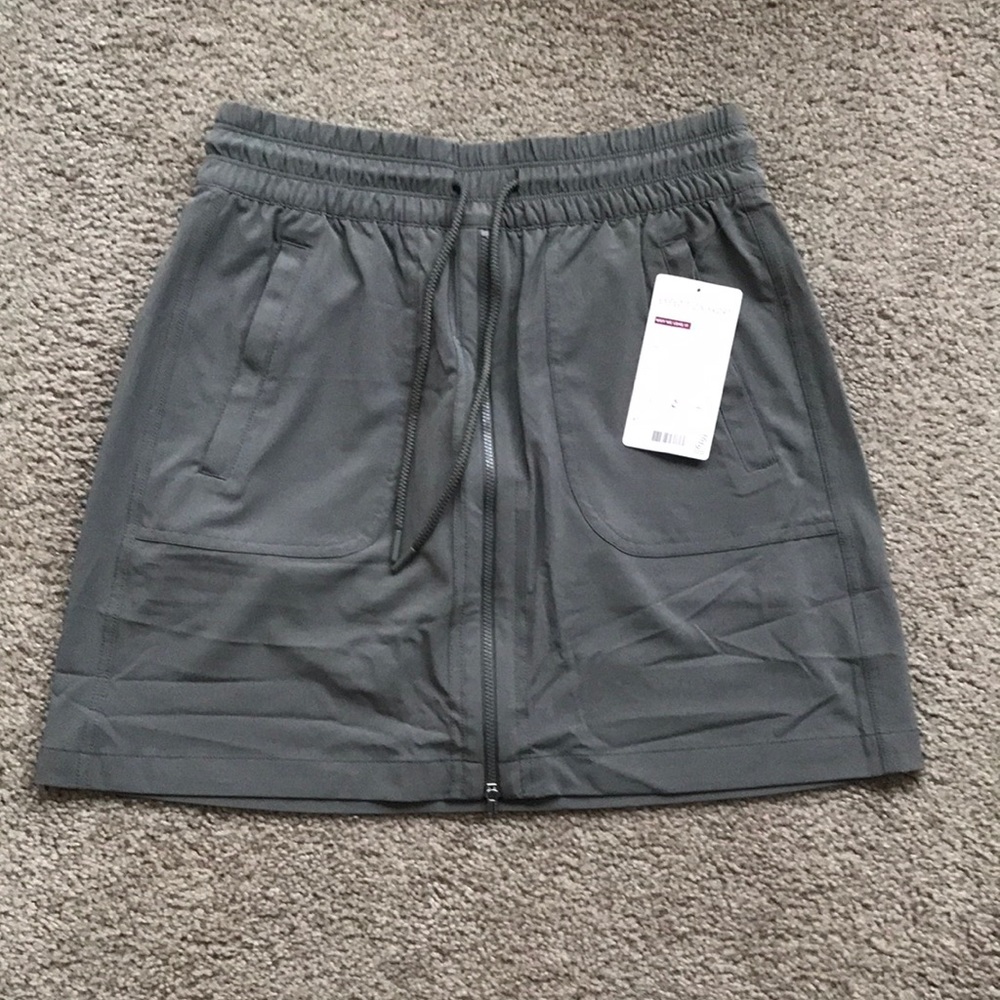 NWT Athleta Expedition Skort 4T Gray